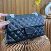 CC Cross Body French Classic Women Crossbody Designer Bags Matelasse Chain Lambbskin Quilted Carge Carty Crabe Cours