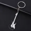 Creative Instrument Keychain Guitar Key Ring Present för alla hjärtans bröllop eller födelsedagspar Älare glänsande svart och rosegold