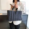 Axelväskor 2022 högkvalitativ nylon tygpåsar för kvinnor avslappnad stor axelväska vinterhandväska designer handväska crossbody väska lyxsäck