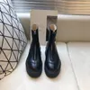 A fileira de couro liso tornozelo Chelsea Boots plataformas zíper deslizamento no dedo do pé redondo salto bloco botas planas botas bota robusta para mulheres fábrica uggdkjge