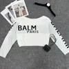 Kvinnors tröjor designer tröja skjorta brev jacquard hoodie ett ord krage pullover tröja ytterkläder lös och tunn kort långärmad t-shirt y2vh