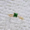 Eheringe Einfache weibliche kleine grüne Stein Ring Vintage Gelbgold Farbe Liebe Mode Versprechen Verlobung für Frauen