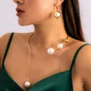 Colares de pingentes de colar de colarinho de bola de pérola exagerada para mulheres geométricas de copo de metal de metal vintage jóias abertas presentes