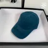 2023 Designers pour hommes et femmes Casquette de sport Denim déchiré Casquettes de balle Couleur unie B Lettre Couple extérieur Hats299I