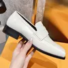 2023 Designer Womens Loafers Vintage Sandals Luxury 100% läder svart vit lat fyrkantig tå casual slip-on set fotskor vår hösten ladys ny mode låg hälsko