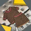 Çocuklar Giyim Kız Tasarımcı Etek ve O boyun gömlek Seti Kız Giysileri Çocuklar Takip Tam Mektup Yaz Kıyafet Kid Üst Tees ve Etek