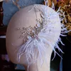 Bröllopshår smycken White Feather Clips Tiara Crystal Clip Bride Accessories Bijoux Vintage Designer Headband 230216