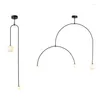 Lampes suspendues post-moderne placage doré / noir tuyau en fer forgé avec abat-jour en verre dépoli LED E27 suspendu pour le salon