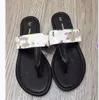 683 Klassische Designermarke Damen Flache Hausschuhe Premium Damen Sandalen Casual Handmade Sommer Sandale Mode Schuhe Größen 36-42