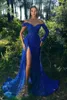 Robes de bal sexy bleu royal sirène épaule dénudée paillettes manches longues drapées haut côté fendu balayage train robes de soirée formelles sur mesure