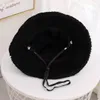 Cappello caldo invernale da ragazza grande con visiera in velluto Kuromi auricolare stereo Accessori per bambini