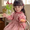 衣類セット2023春の子供服の女の女の子のドレスかわいい甘い花柄の長袖トップスカートとエプロン3PCSセット