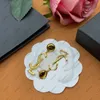 Projektantki kolczyki stadnonskie dla kobiet luksusowe projektanci serca złoto kolczyki moda biżuteria z literą z pudełkiem 2210251Z271U
