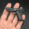 1911 Gun Black Color Metal Pistol Model Toys 1: 3 Avtagbar pistolnyckeltröjor Hantverk Pendant Kostym Props födelsedagspresenter 1641