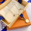 Luksusowy moda designerska listu Wisianty Naszyjnik Choker łańcuch kryształ 18k złota platowane naszyjniki ze stali nierdzewnej Oświadczenie biżuterii ślubnej x113
