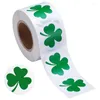 Present Wrap Shamrock Roll-klistermärken 1-1/2 tum självhäftande etikett för irländsk dekoration och hantverk