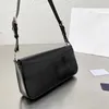 女性ショルダーバッグフリップハンドバッグ財布本革の三角形サイン5A品質メッセンジャーウォレットプレーンハンドバッグ2023SS