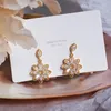 Orecchini a lobo Fiore in oro 18 carati da donna Design originale Gioielli di moda di lusso Cristal di lusso Regali per donne delicate
