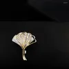 Brooches High-End Compact Ginkgo Leaf Brooch Women Suit Coat Accessories Neckline Anti-Exposure Buckle Plant Flower Corsage Jewelry Pins