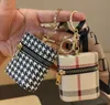 Creativity Presbyopia Car Keychain Coin Purse Pendant Charm Jewelry Keyring Fashion Pu Leather Flower Grid Designer Metal Key Chain