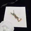 Femmes New Fashion Brooches Designer Jewelry Lettres rétro Brooch Womens for Party Accessoires Designers Pins Gold Pin 23 D2211071F