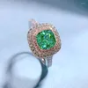 Clusterringen S925 Sterling Silver Cuted Cut 6 6mm Emerald High Carbon Diamonds Gemstones Betrokkenheid Fijne sieradenring