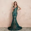 Vestidos de noite verde vermelha Sereia Sereia Spaghetti tiras de Backless Long Satin Party ocasião do baile de formatura personalizada BM3303