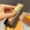 Mikro Metis Zincir Omuz Çantası Tasarımcısı Mini Çanta Toka Crossbody Flep Kabartmalı Deri Pochette Cüzdan