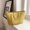 Çanta Kadın Yeni Zincir Tote Çanta Versiyonu Büyük Kapasiteli Kişilik Çanta Tek Omuz Crossbody Çanta