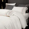 Fast färg hotell sängkläder set lyx 4 st egyptisk bomullsband broderi täcke täcke lakan kuddväskor vita sängkläder hem textil drottning king size size