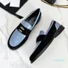 2023 Four Seasons Lazy Loafers British Sandals Womens Designer Luxury 100% 가죽 레트로 얕은 캐주얼 슬립 온 Sandal Ladys 패션 라운드 헤드 콩 신발