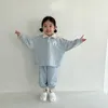 Giyim Setleri Sonbahar Kış Varış Bebek Konforlu Set Kız Katı Dönüş Yaka Kazak Uzun Kollu ve Gevşek Pamuk Pantolon 2PC Suit 230217
