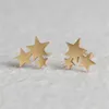 Boucles d'oreilles minuscules trois étoiles de lien pour les femmes femme étoile à cinq branches minimaliste géométrique en acier inoxydable coréen clous d'oreille