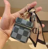 Creativity Presbyopia Car Keychain Coin Purse Pendant Charm Jewelry Keyring Holder Fashion PU Leathe Grid Designer Metal Key Chain