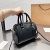 Bolsos Totes Bolso Bolso de diseñador Mujer Clásico Imitación Marca Costura Letra Cremallera Flor Solo hombro Bolsa de almohada Versátil Fiesta de viaje Cena Monedero