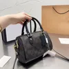 Bolsos Totes Bolso Bolso de diseñador Mujer Clásico Imitación Marca Costura Letra Cremallera Flor Solo hombro Bolsa de almohada Versátil Fiesta de viaje Cena Monedero