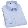 Herrklänningskjortor toppkvalitet Mens Business Casual Long Sleeved Shirt Classic Plaid randig kontrollerad manlig social för man Purple Blue 230216