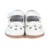 Сандалии 2022 Новые летние подлинные кожаные детские детские сандалии для девочек выпарить бабочки детские сандалии в форме сердца обувь принцессы W0217