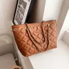 Çanta Kadın Yeni Zincir Tote Çanta Versiyonu Büyük Kapasiteli Kişilik Çanta Tek Omuz Crossbody Çanta