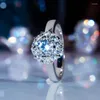 Ringos de cluster Chenji Floral Diamond Ring Sunflower Moissanite Wedding