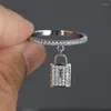 Anneaux de mariage Creative Small Lock Pendentif Bague Blanc Zircon Pleine Pierre Classique Or Argent Couleur Fiançailles Pour Femmes Bijoux De Fête