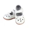Сандалии 2022 Новые летние подлинные кожаные детские детские сандалии для девочек выпарить бабочки детские сандалии в форме сердца обувь принцессы W0217
