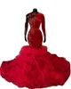 2023 Red Velvet Mermaid Evening Dresses Wear Ebaric Jewel Neck Inligation Lace Homes Crystal Beads Ruffles Long Sleeves Sexy Plus Size Fromal Prom Party Partys