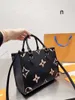 Top luxury designerONTHEGO Handbags Women Leather Embossing Shoulder Bags Crossbody Bag Messenger Bags Designers Handbag Tote Purse M58521