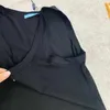 Kadın Tankları Tasarımcı Yelek Klasik Üçgen Basit Temel İnce Tank Üst Yuvarlak Boyun Kolsuz T Shirt
