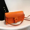 بيع C Letter Luxury Facs Women Crossbody Bags Baguette Square Counter Messenger Bag Ladies Underarm حقائب اليد 230201