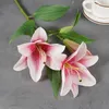 Dekorativa blommor Artificial Lily Flower Home Table Decoration Fake 2 1 Bud Sweetheart