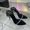 Sandálias de salto alto para mulheres Sapatos de cetim fashion sexy vestido de noiva 100% couro enfeitado com fivela de banda estreita sapato salto agulha sandália com caixa