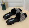 Klassieke Designer Slippers Dames sexy luxe Pearl Rhinestone Slippers Sandals platform Leisure Zomer Wide Flat Beach Sandals Maat 35-42