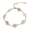 Kedjor Fashion Lovely Daisy Pendants Halsband Tillbehör Blommor Charm Choker Halsband för kvinnor Semester smycken Link Chain